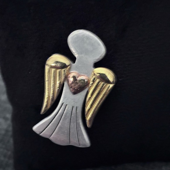 Good Luck Angle!! - Picture 3 of 3